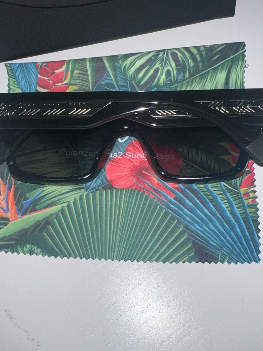 New Maui Jim Kenui Shiny Black Gray Sunglasses MJ0642S-001 / GS642-14 $369 - Picture 7 of 8